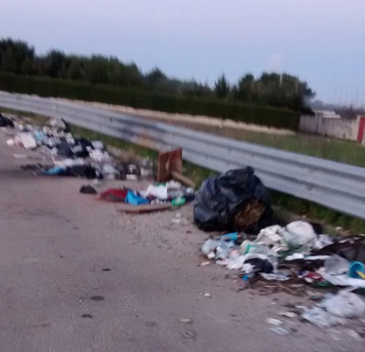 Una discarica chiamata tangenziale