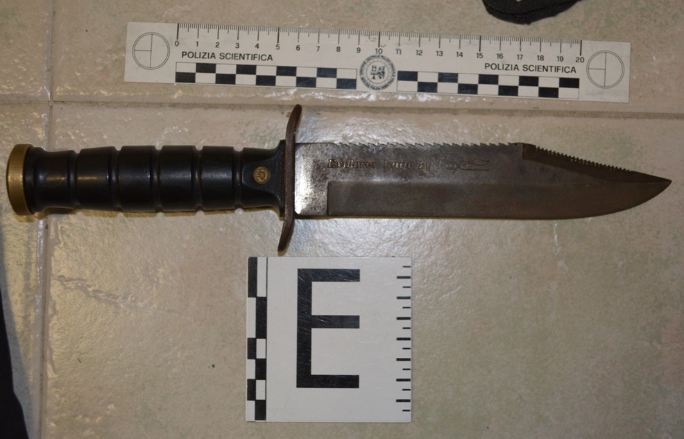 Rapinano un supermercato e vengono subito arrestati