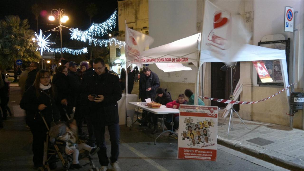 "Dona il sangue! Sarà un bellissimo regalo di Natale" "Dona il sangue! Sarà un bellissimo regalo di Natale"