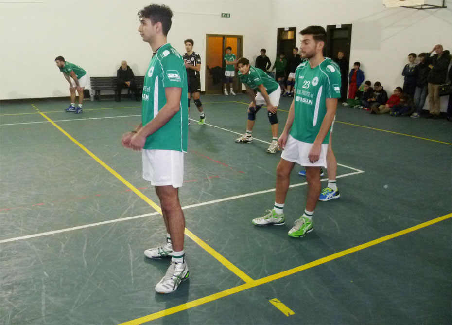 La Showy Boys entusiasma ma cede all'Alezio La Showy Boys entusiasma ma cede all'Alezio