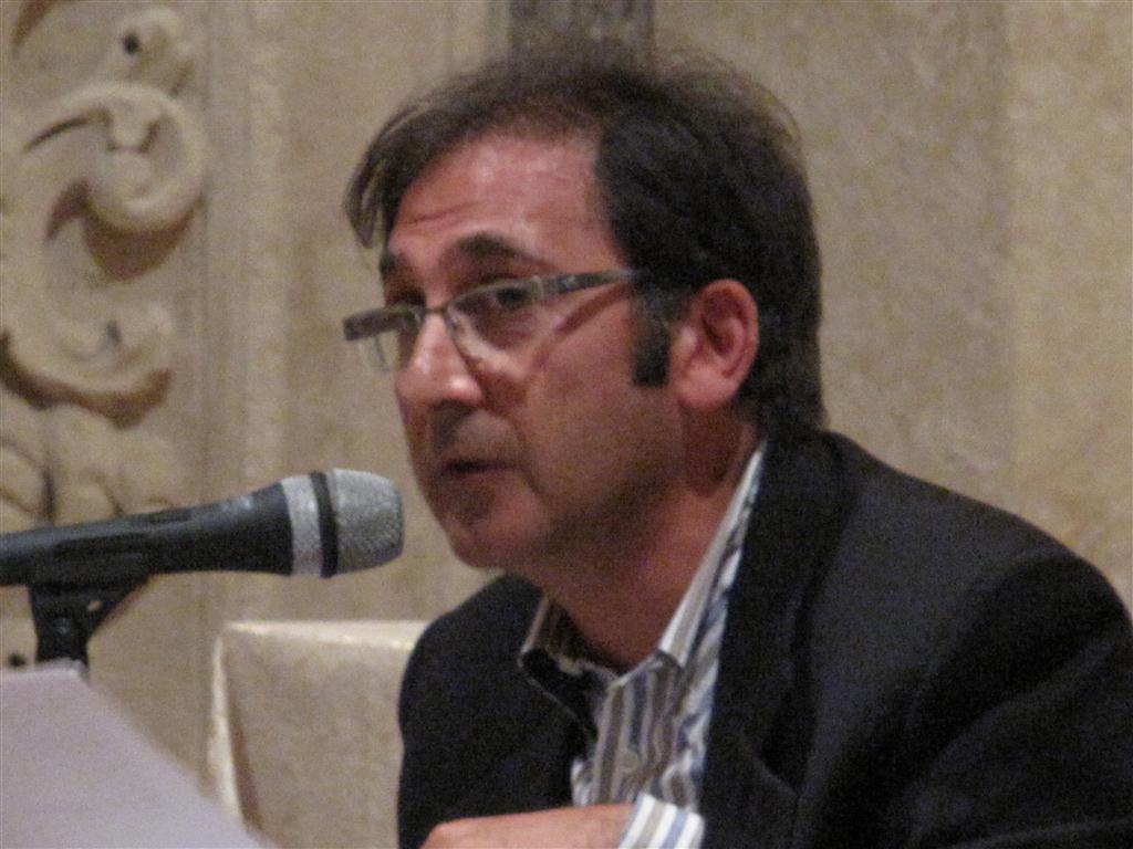 “La polvere e l’acqua”, parole lungo la via della croce