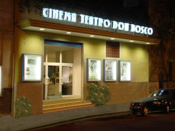 Con 'Questa casa non è un albergo' si apre la rassegna teatrale in vernacolo Con 'Questa casa non è un albergo' si apre la rassegna teatrale in vernacolo