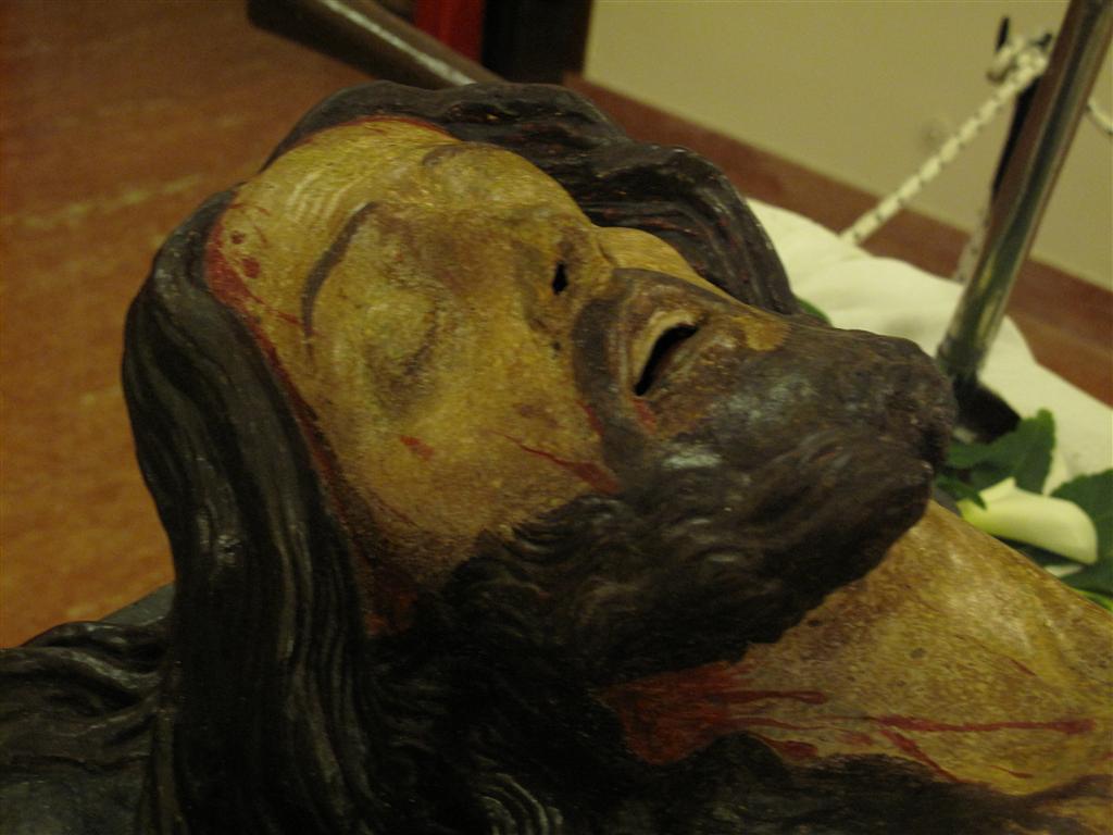 La carne e il sangue nella statua del Cristo morto