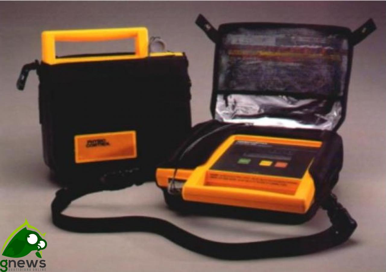 Negli stabilimenti balneari obbligatorio anche un defibrillatore Negli stabilimenti balneari obbligatorio anche un defibrillatore
