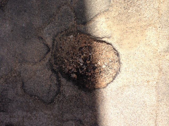 Buche in tutte le strade del Rione Italia