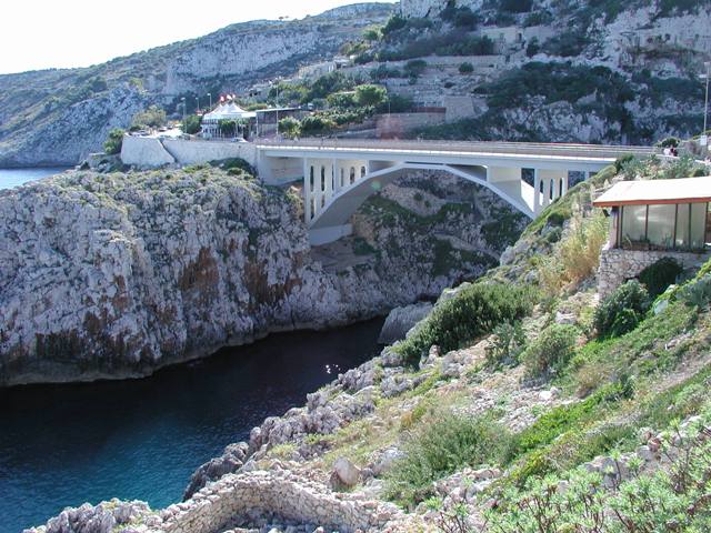 Sbarcati al 'Ciolo' 44 migranti Sbarcati al 'Ciolo' 44 migranti