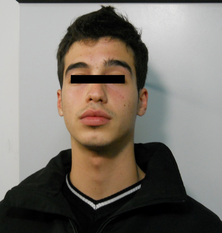 Condannati a 8 e 6 mesi di reclusione i due giovani sorpresi a rubare in un appartamento