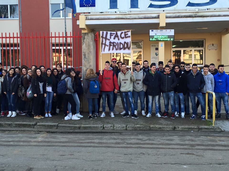 #facefriddu, aule gelate al "Falcone e Borsellino" #facefriddu, aule gelate al "Falcone e Borsellino"