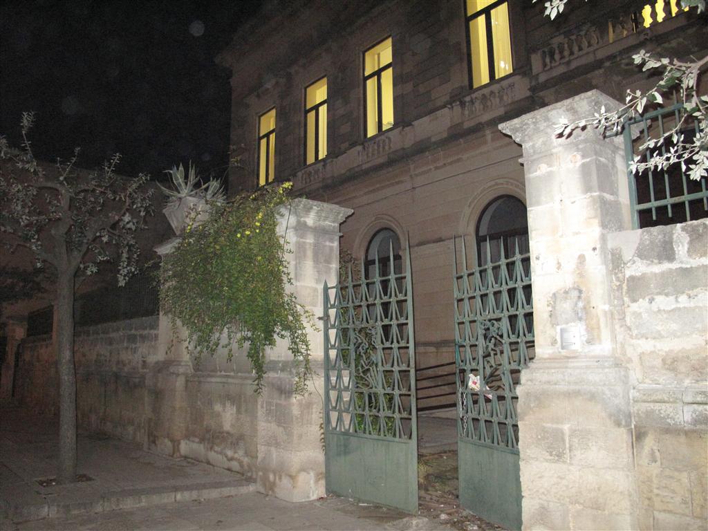 Furto con scasso ai Servizi Sociali