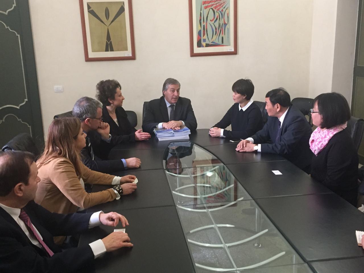 Una delegazione cinese al Capece e da Gabellone