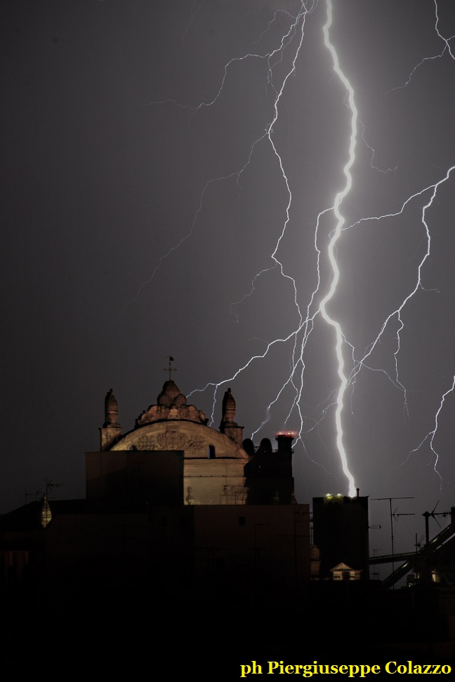 Questo è il fulmine caduto sulla Basilica di Santa Caterina