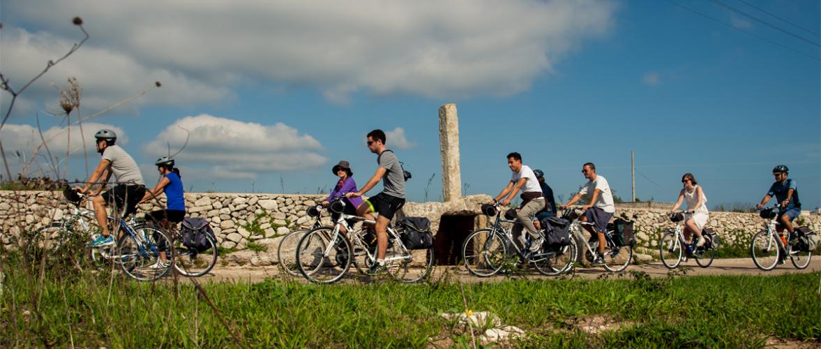 Due classi di Pinerolo in gita in bici nel Salento Due classi di Pinerolo in gita in bici nel Salento