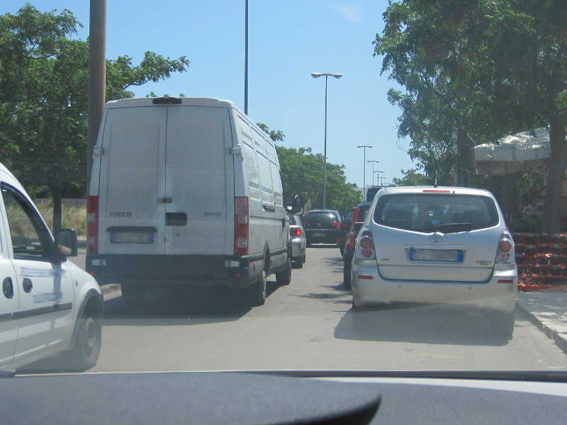 Traffico caos sul viale del Fazzi Traffico caos sul viale del Fazzi