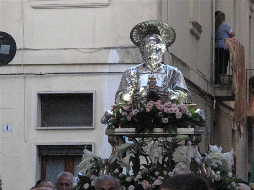 &quot;Paulu busca e Pietro mangia&quot;