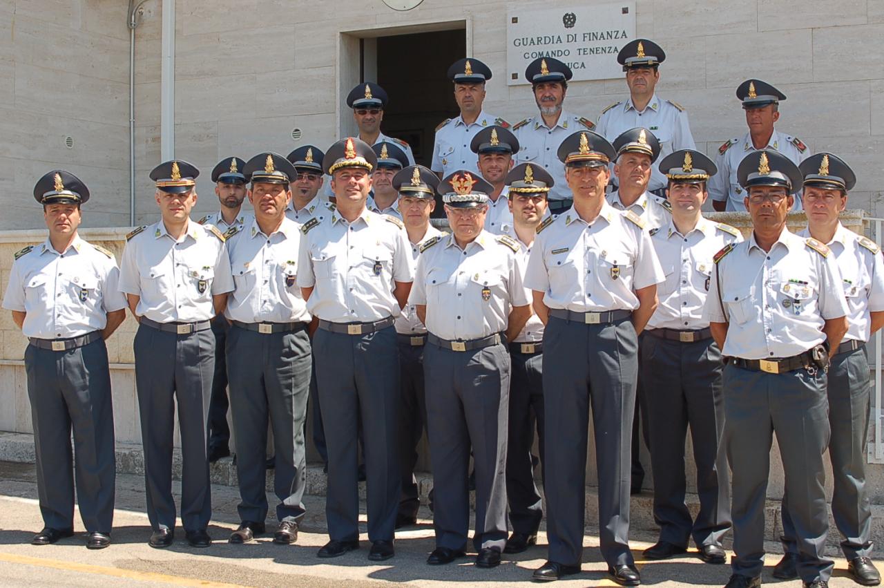 Il generale Piccinni in visita nel Salento