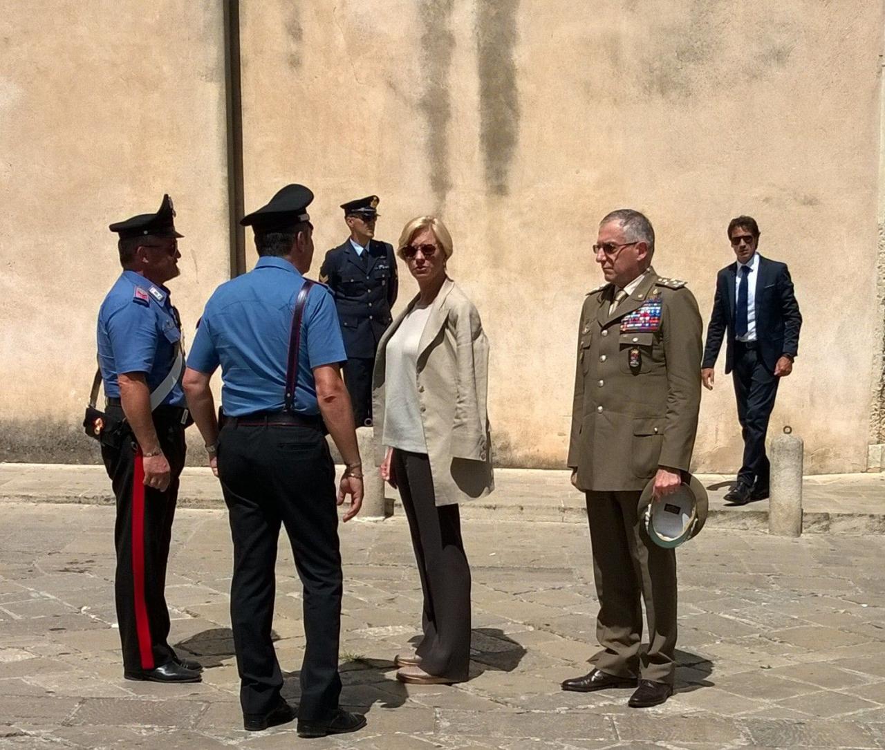 Roberta Pinotti affascinata dalla Basilica Orsiniana