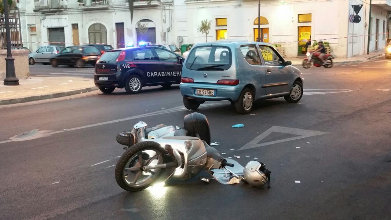 Centauro contro auto in corso Porta Luce