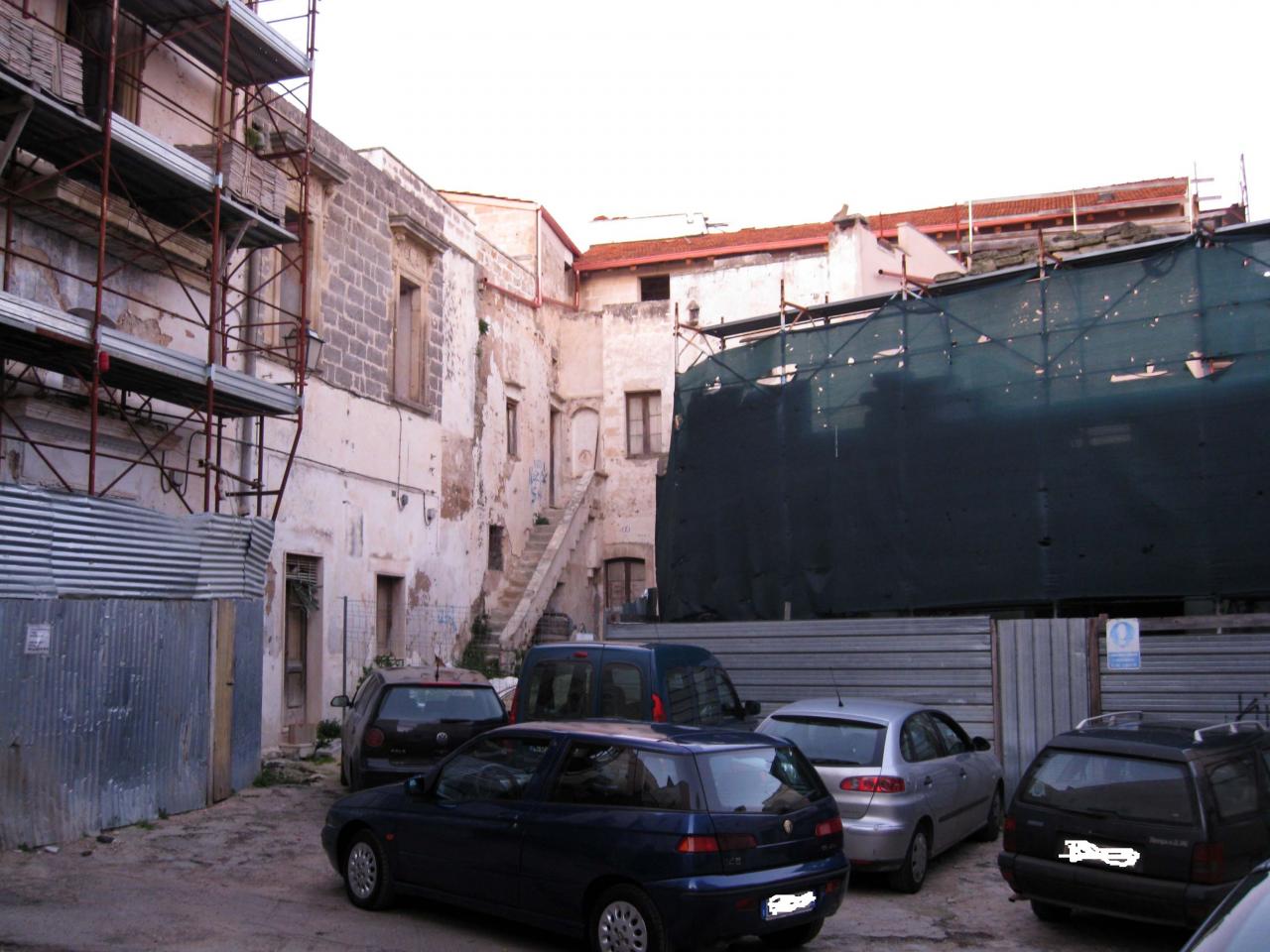 Piazza Vecchia, la bellezza (?) fuori dal tempo