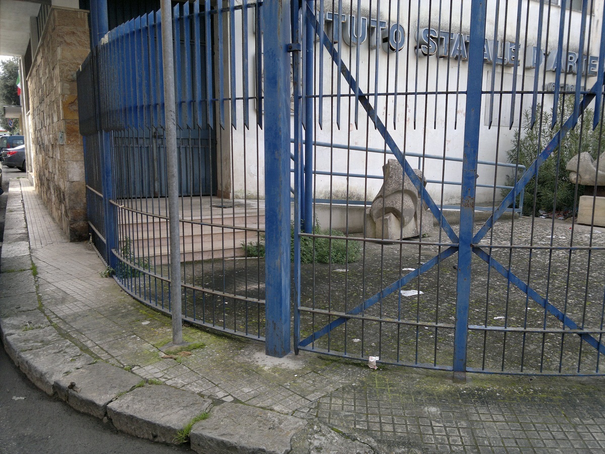 Il copertone non c'è più. La teoria delle finestre rotte