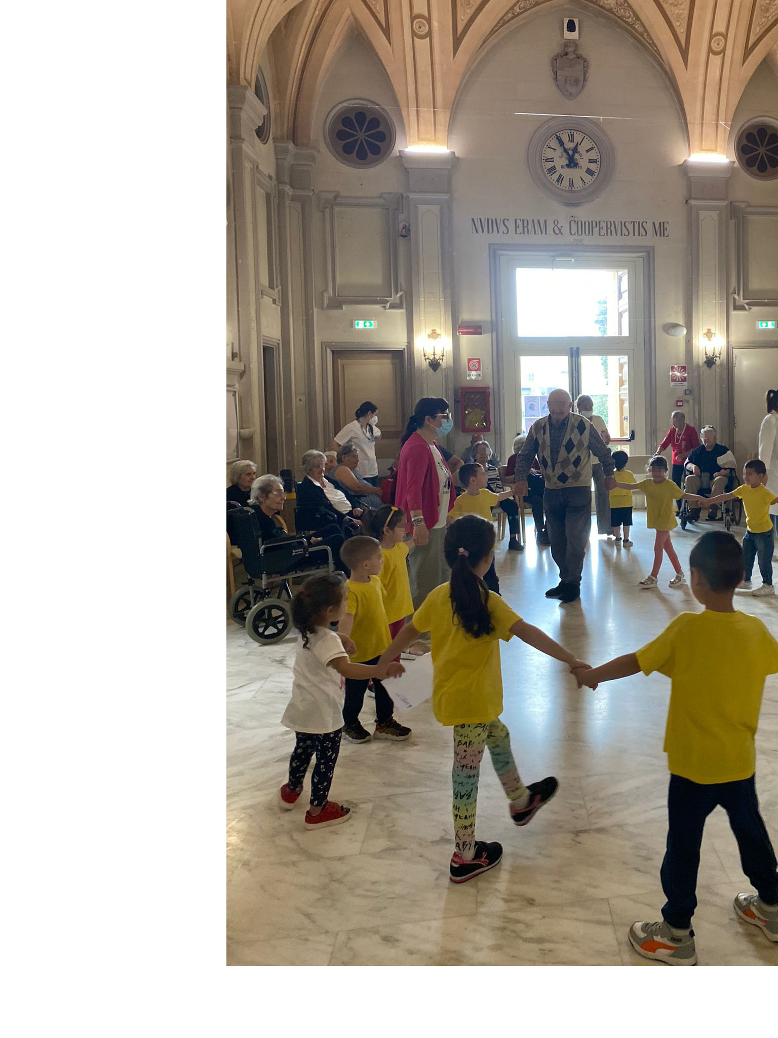 Incontro bambini Ape Maya con anziani