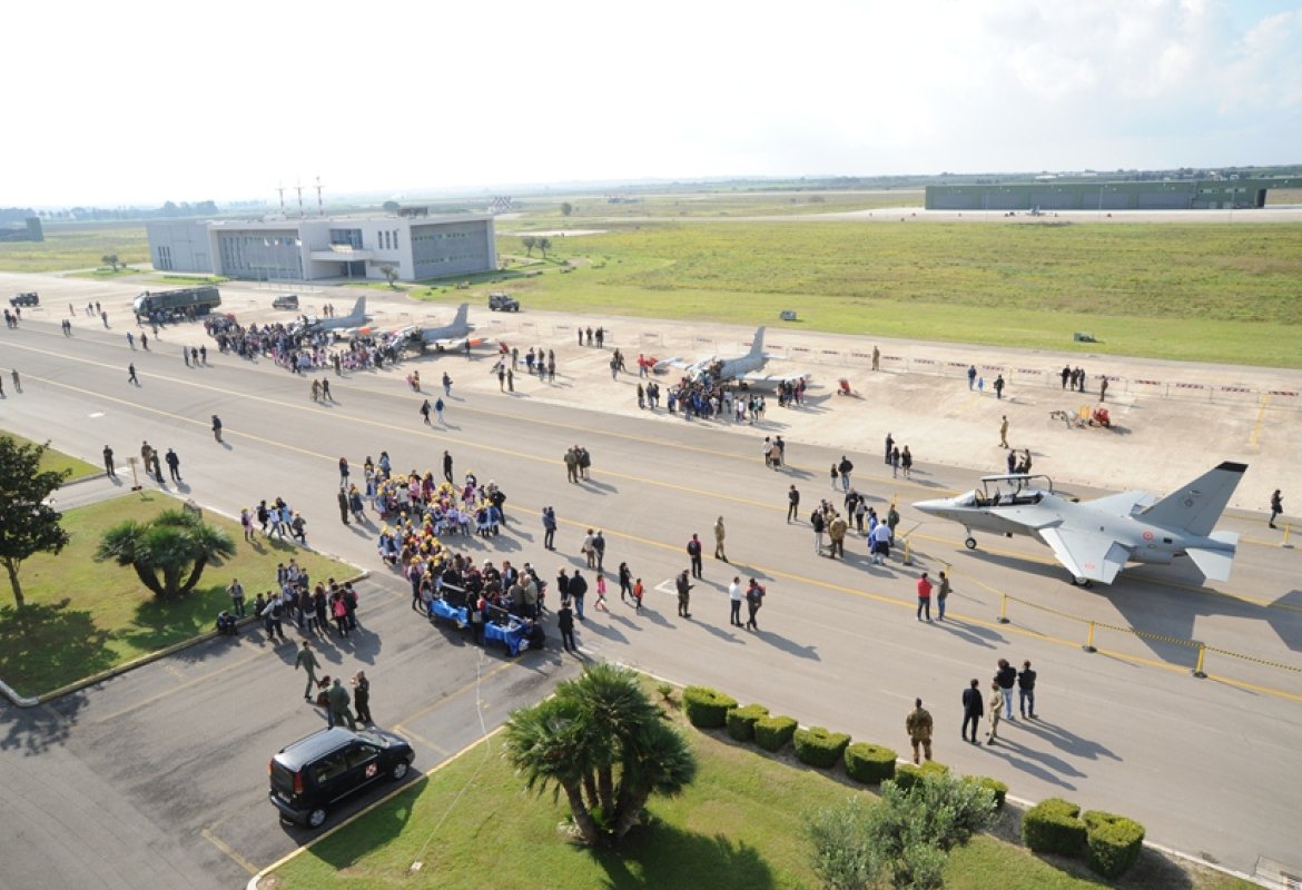 Aeroporto aperto al pubblico per la giornata dell’Unità Nazionale e della Festa delle Forze Armate