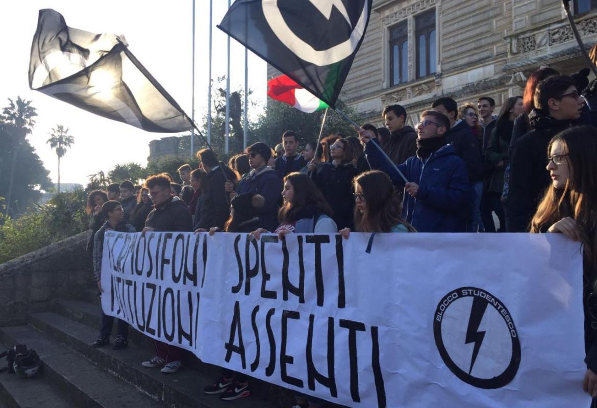 A Nardò studenti in strada mentre a Galatina le aule tornano calde