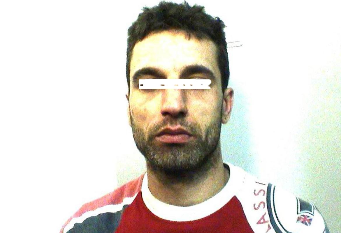 Ruba un lavandino. Arrestato 