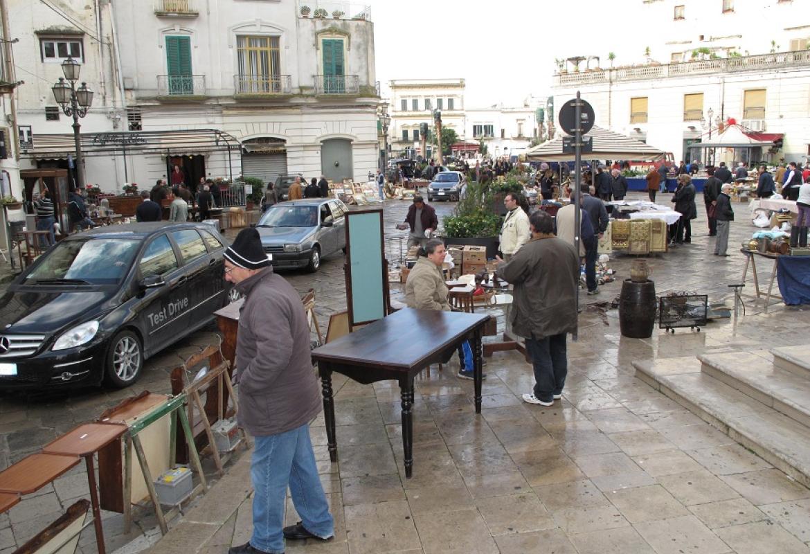 Riportare il mercato settimanale nelle Piazze Alighieri e San Pietro?