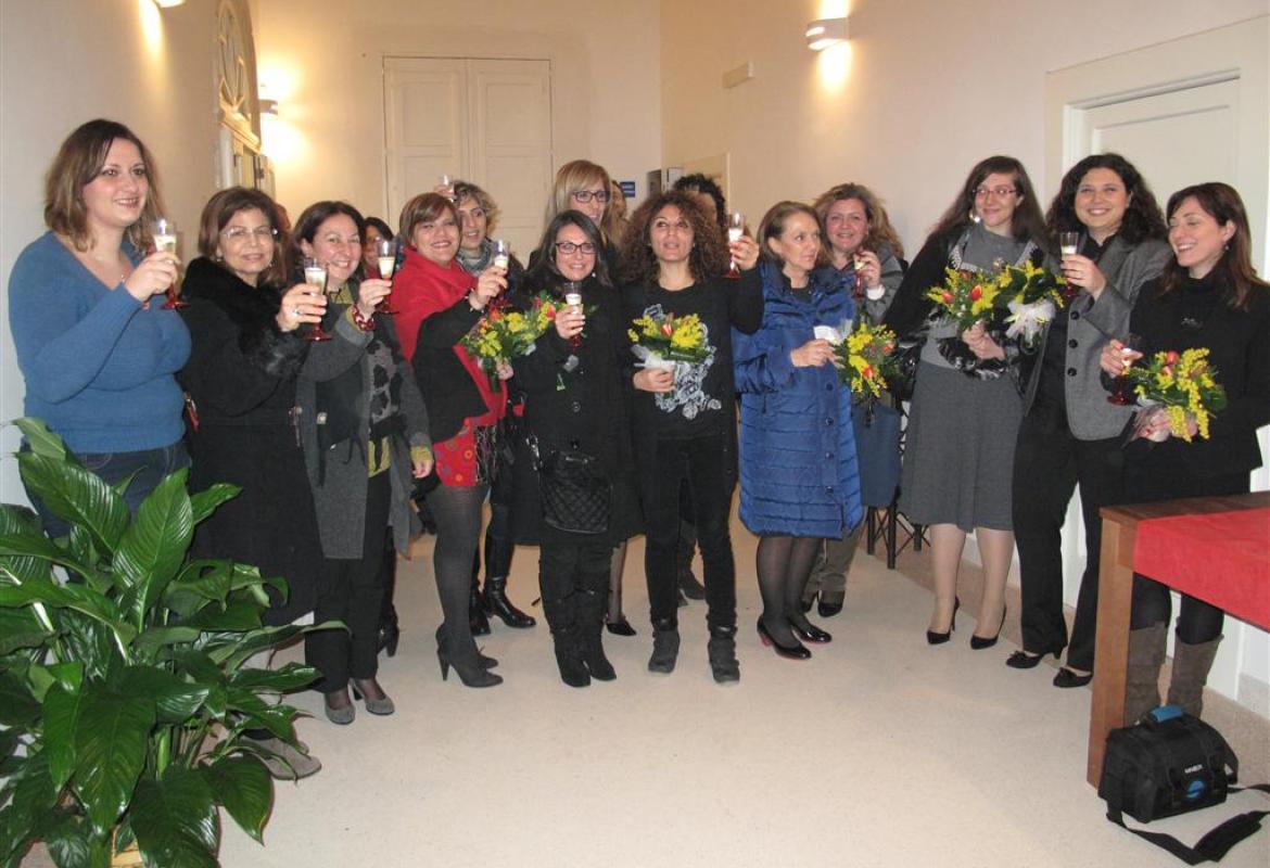 &quot;Che siamo donne, siamo donne, oltre il burka e le gonne&quot;