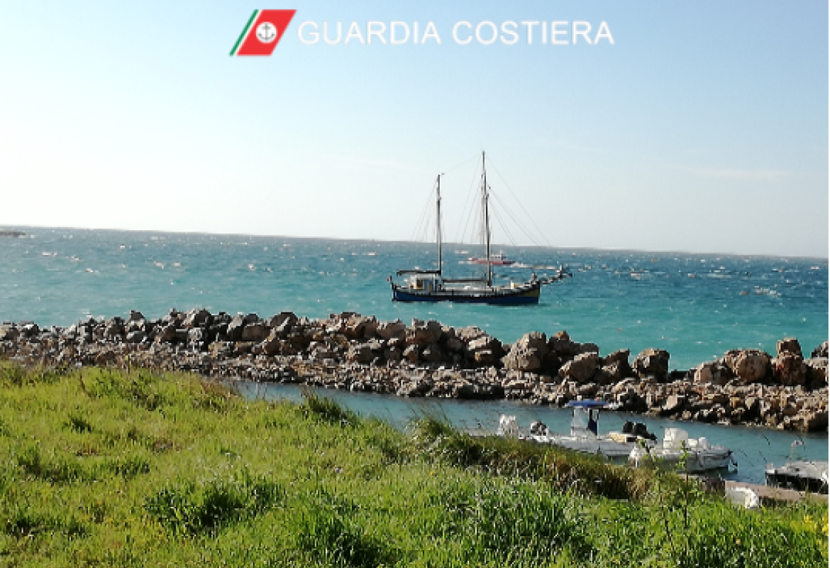 Imbarcazione alla deriva, interviene la Guardia Costiera di Gallipoli