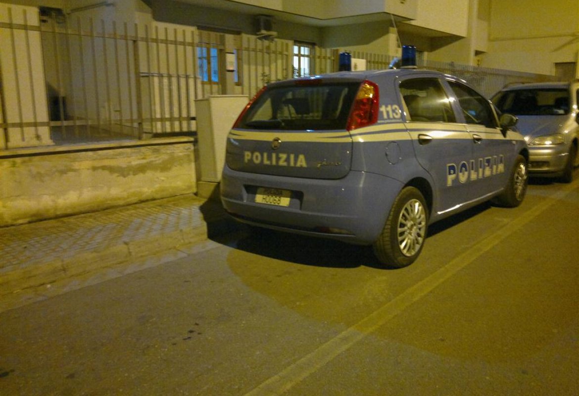 La Polizia di Galatina sventa un tentativo di furto in via Sorrento, indagini in corso