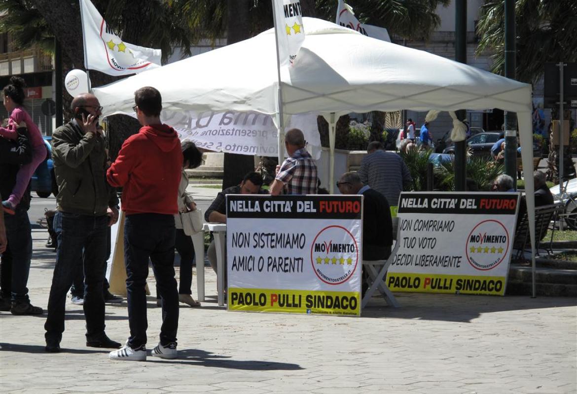 In piazza per parlare dell'Ospedale di Galatina
