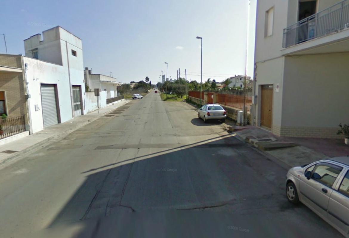 'Fermate i bolidi di via Corigliano!' L'accorato appello di un padre alle Forze dell'Ordine