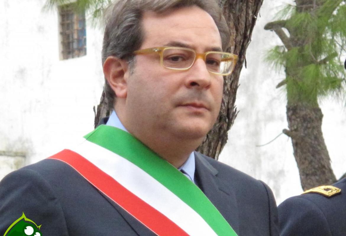 Centro antico aperto al traffico dalle ore 6 alle 20, Aprea cede ad un gruppo di commercianti