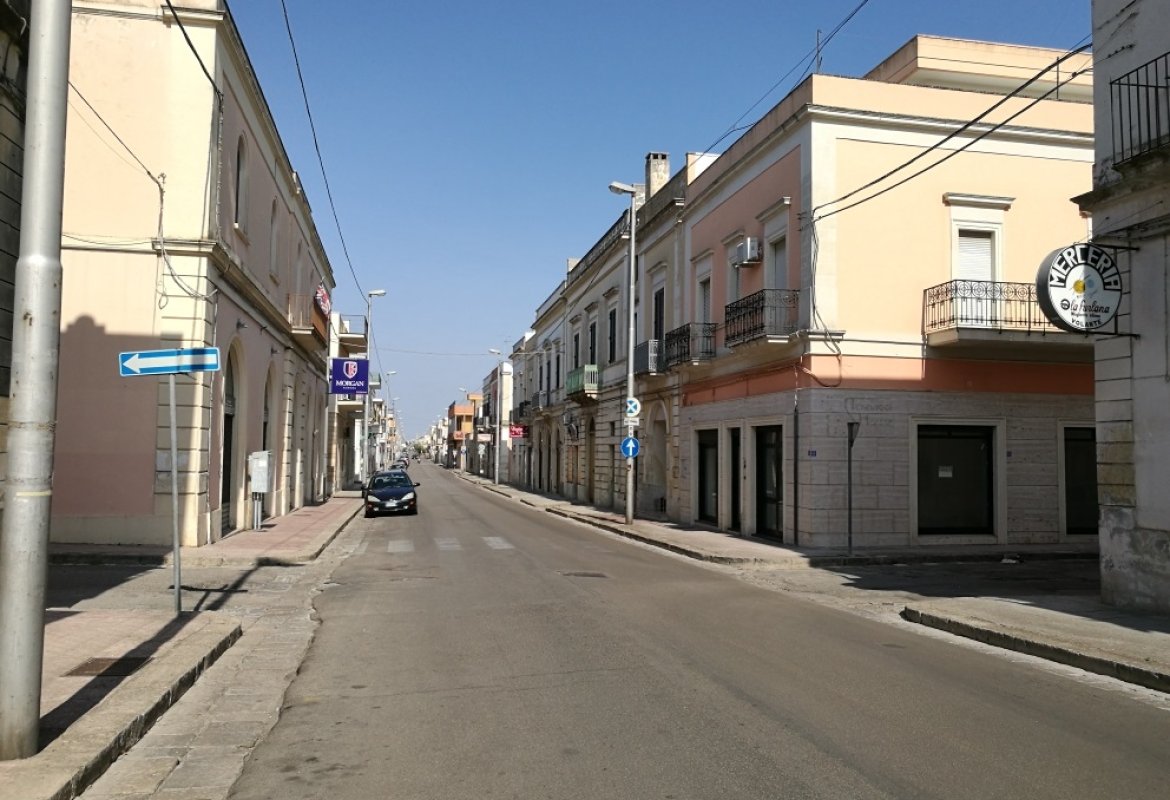 Investimento sfiorato sulle invisibili strisce pedonali di via Soleto a Galatina