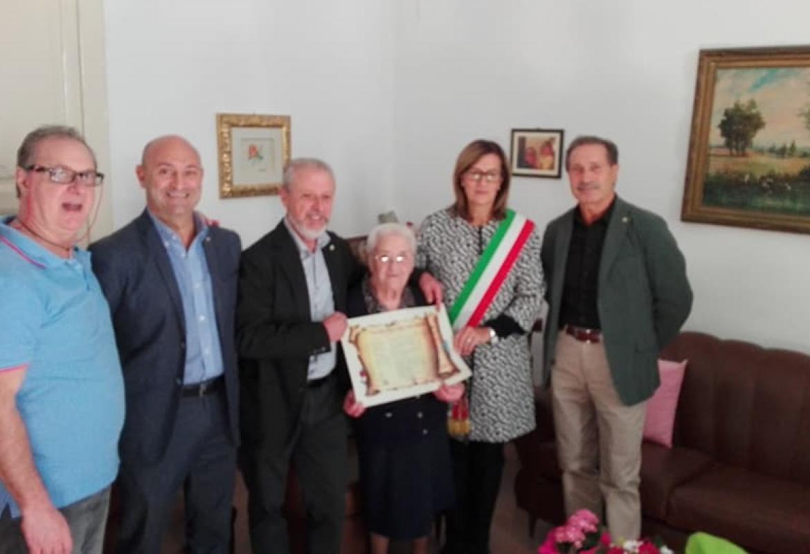 I cento anni di nonna Sara