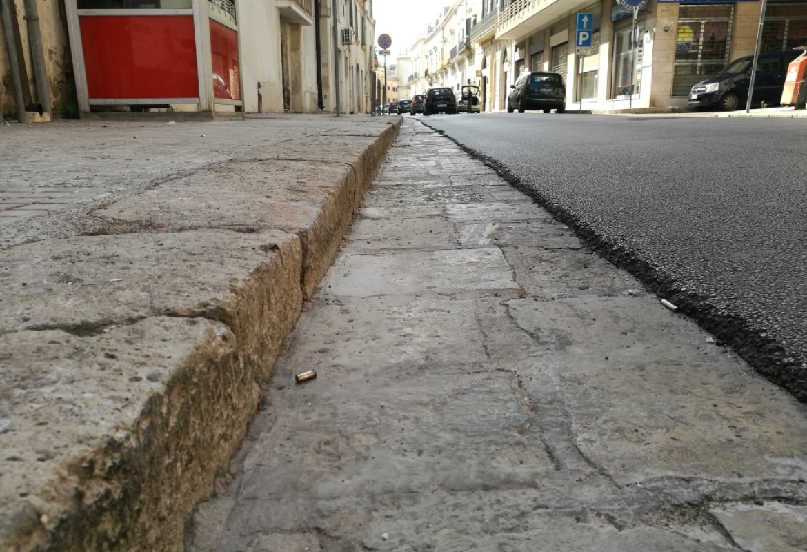 Rapina in via Turati, esploso un colpo di pistola