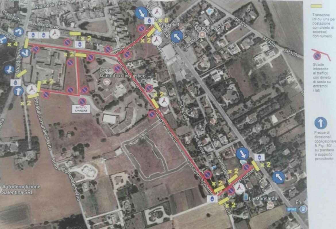Un’autocisterna contro il muro del Liceo Scientifico di Galatina, è emergenza. Interviene anche il 118
