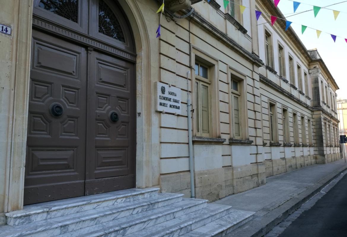 Il "portaparolegentili" tornerà sulla scrivania