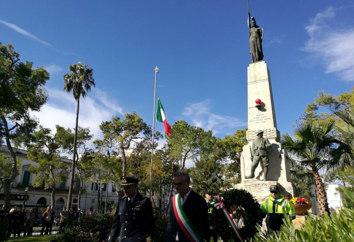 "Gli incivili sono contro la pace"