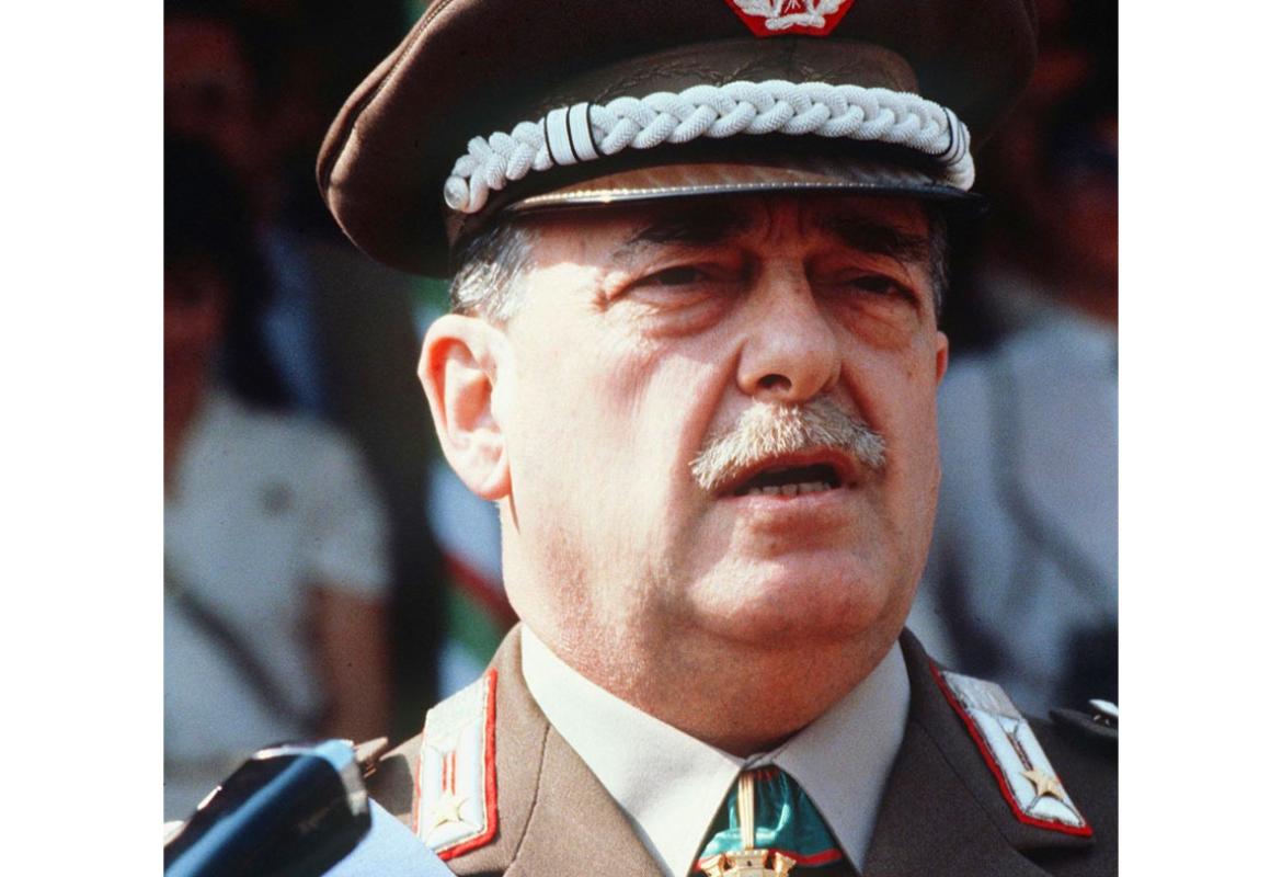 “Dalla Chiesa. Storia del generale dei carabinieri che sconfisse il terrorismo e morì a Palermo ucciso dalla mafia”