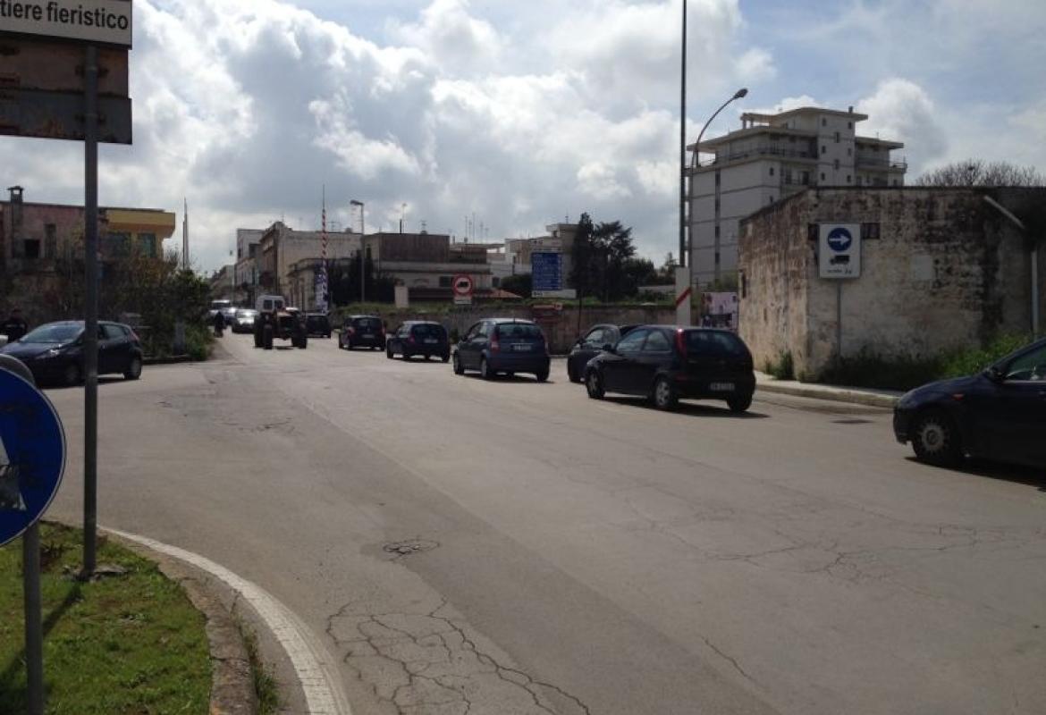 Traffico rallentato ma scorrevole, il mercato alla fiera attira i 'forestieri'