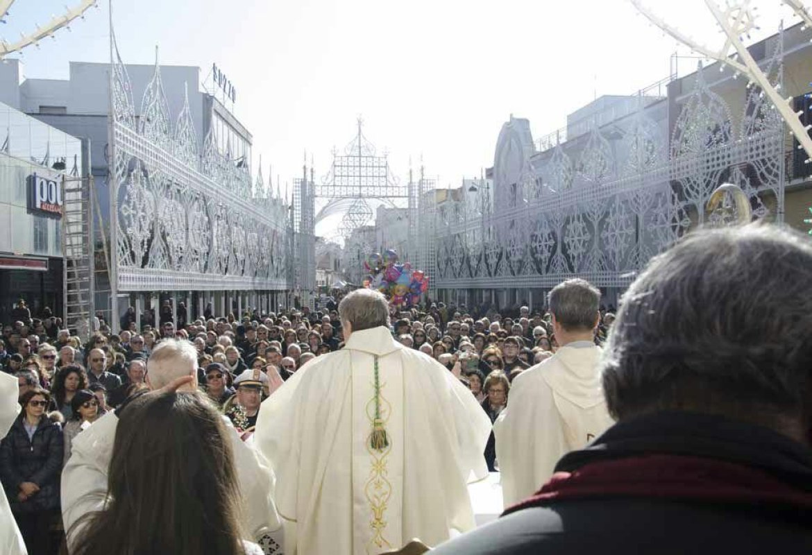 L'Arcivescovo ha acceso la fòcara