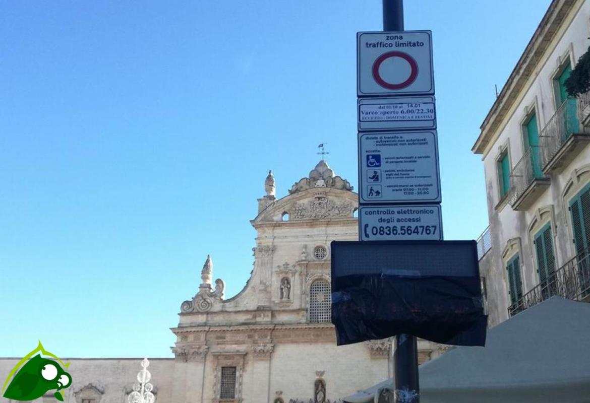 Accade a Galatina. "Quattordici multe per la stessa violazione e nello stesso posto!"