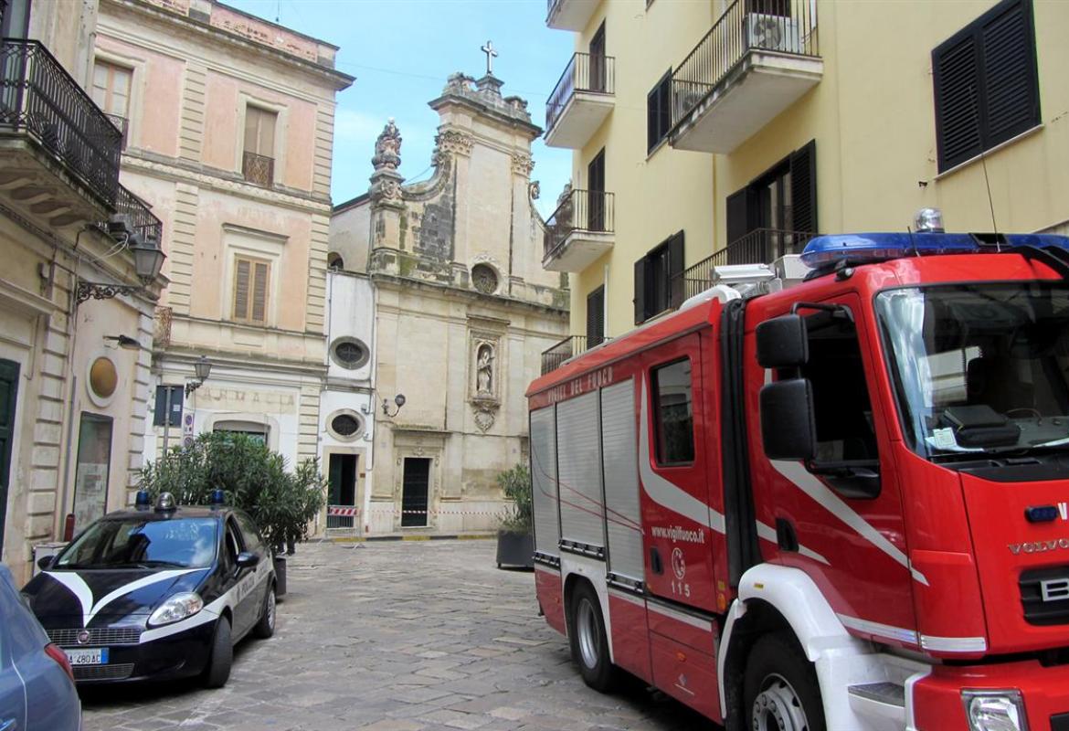 L'Addolorata cade in pezzi, intervengono i Vigili del Fuoco