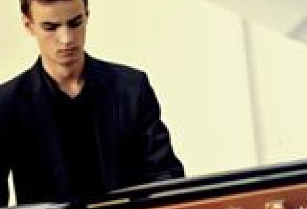 Il pianista polacco Dominik Wizjan chiude la Stagione Concertistica degli Amici della Musica di Galatina