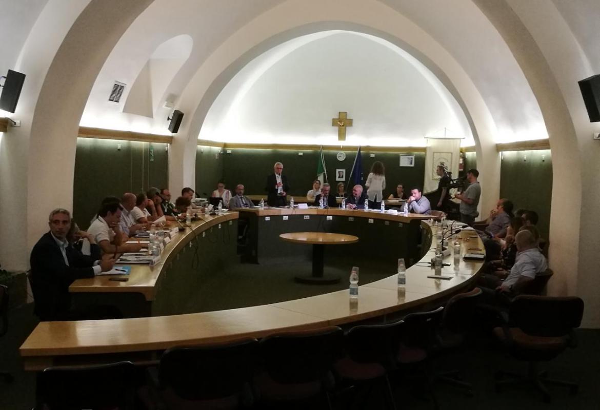 Polemiche ed accuse dopo il Consiglio comunale aperto dedicato all'Ospedale di Galatina