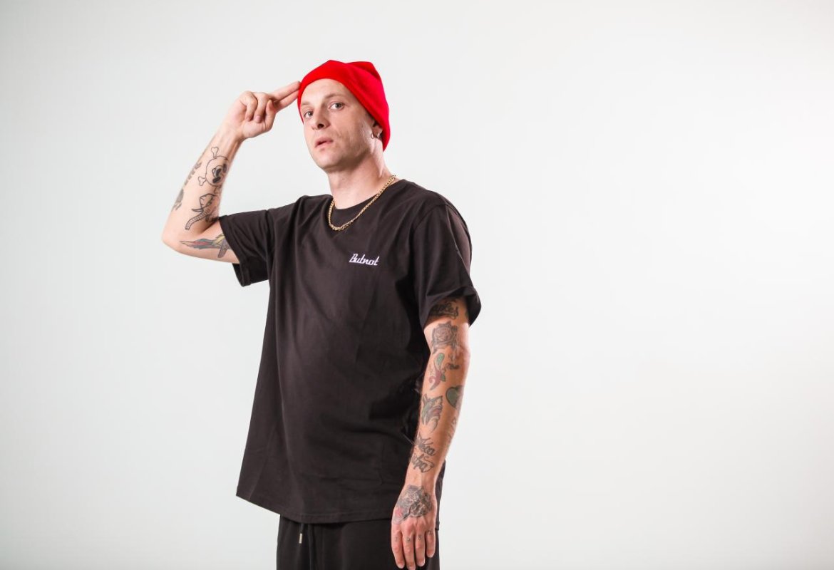 "La pizzica è molto adatta agli scatti del mio rap"