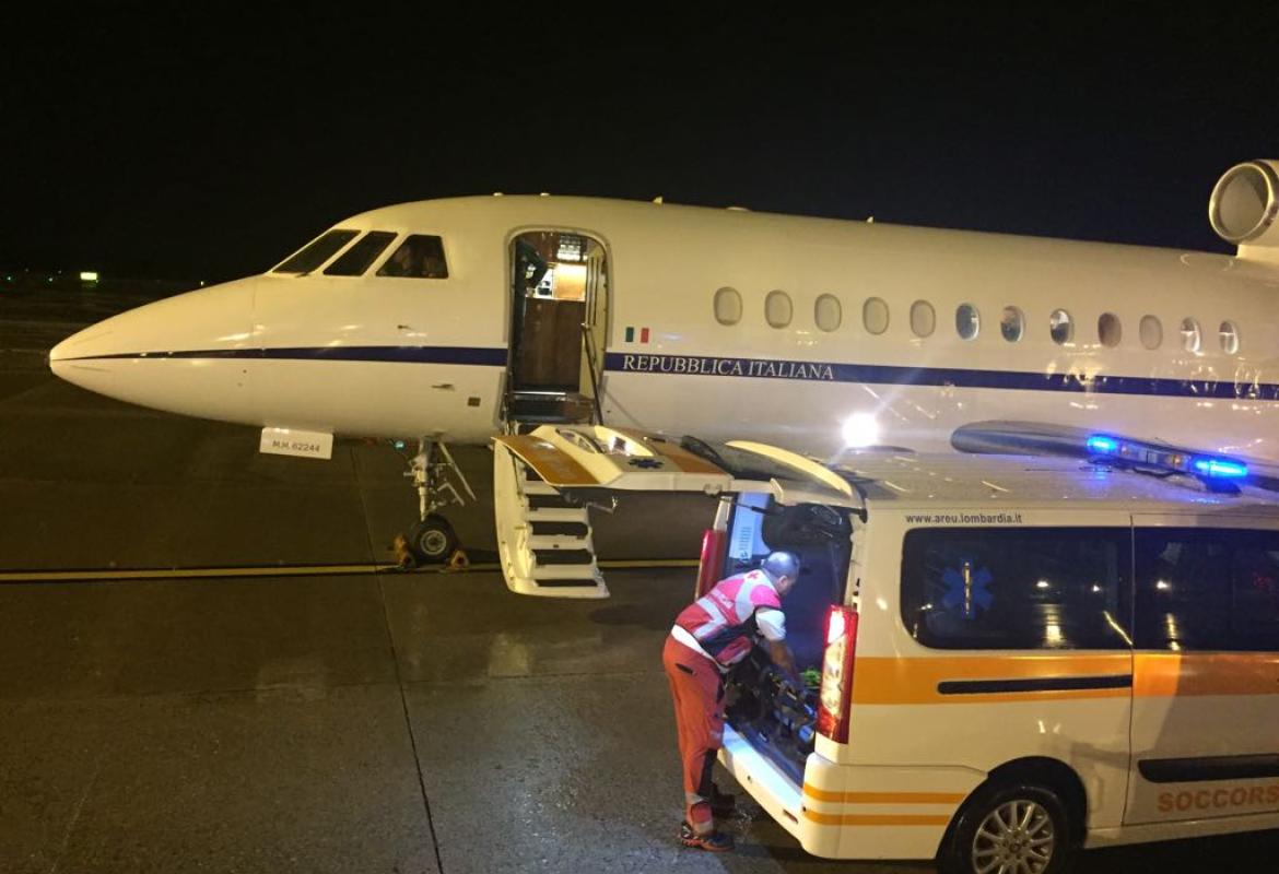 Italiano in coma in India trasportato a Milano con un Falcon dell'Aeronautica Militare
