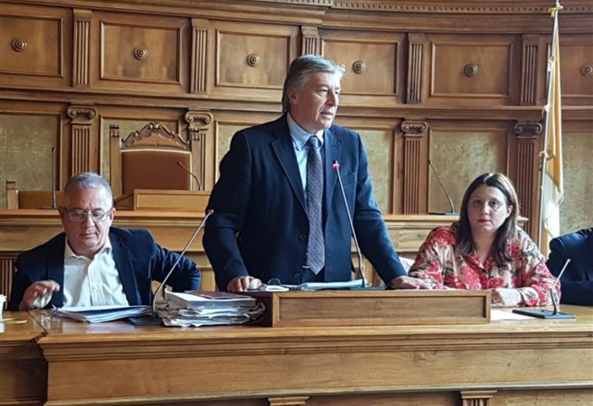 Gabellone presiede l'ultimo consiglio provinciale